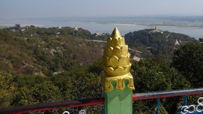 Bild: Goldglänzende Pagode in Myanmar