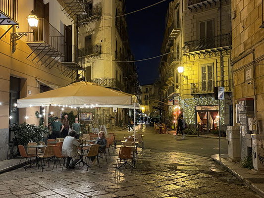 Palermo bei Nacht