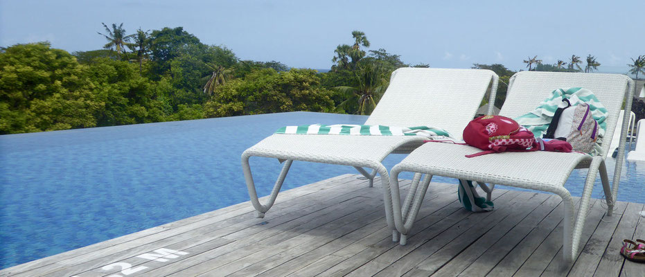 Bild: Pool im Arthotel in Sanur