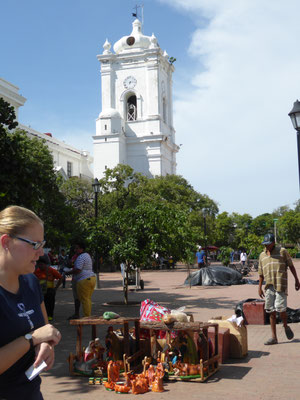 Bild: Blick auf den Kirchturm in Santa Marta