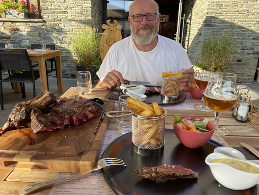 Bild: Abendessen Rochehaute