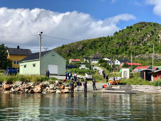 Bild: Anfahrt nach Wefjrodvær mit dem Zodiac