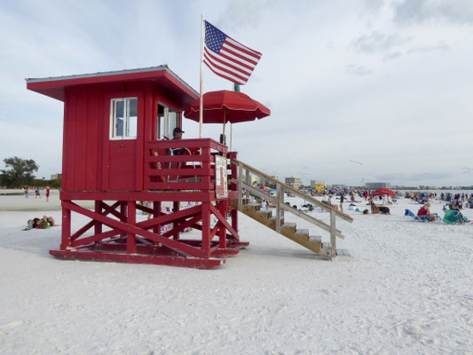 Bild: Bademeisterturm in rot