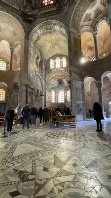 Basilika Innenraum