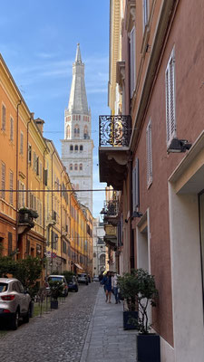 Modena mit Blick auf Glockenturm