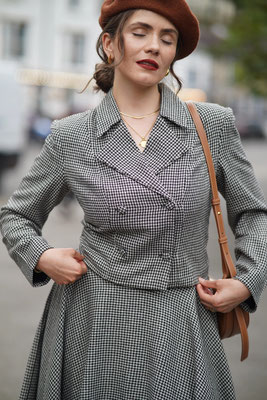 Timeless London - Cropped Woolen Jacket Houndstooth Black/White