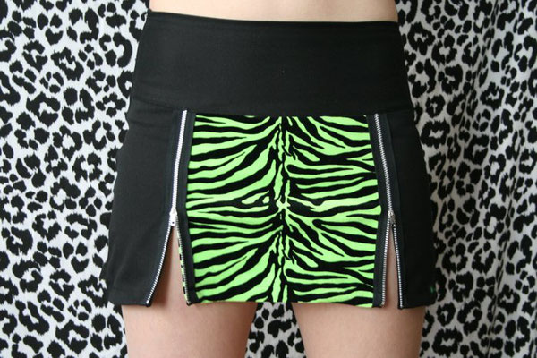 Nähen ist wie zaubern können - Auftrag Rock Zebra grün  - Zebraspider DIY Anti-Fashion Blog