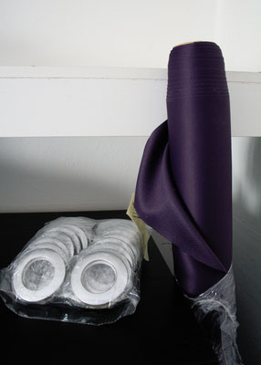 Coole Klamotten auch für die Fenster - Stoff und Ösen - Zebraspider DIY Anti-Fashion Blog