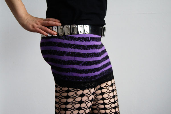 4 neue Röcke - purple stripes & lace lila Streifen Rock mit Spitze - Zebraspider DIY Anti-Fashion Blog