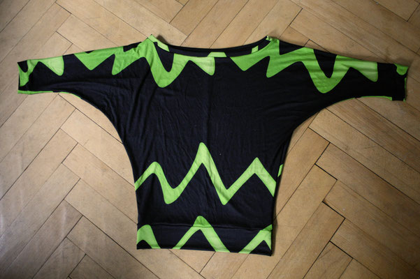 Fledermaus-Shirt in schwarz und lime - Zebraspider