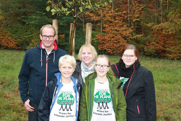 Plant-for-the-Planet Pflanzaktion Sachsenwaldschule