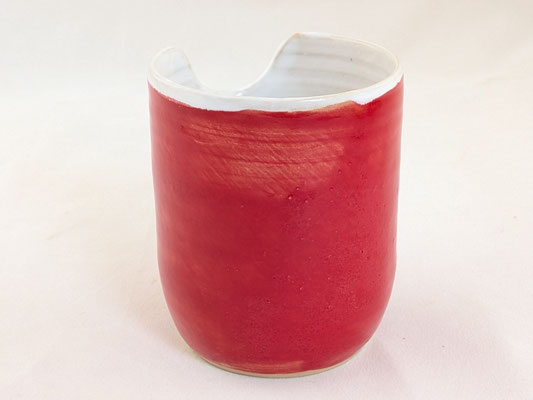 Becher mit Nasenausschnitt