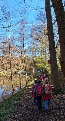 Die Führung ging weiter um den See zum Entengehege