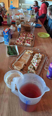 Gemeinsam lassen wir uns das Essen schmecken