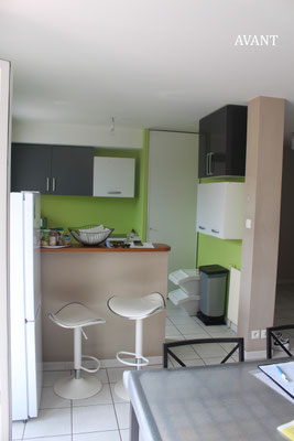 Avant la transformation : Pièce de vie sans décoration à Charnay-lès-Mâcon (71)