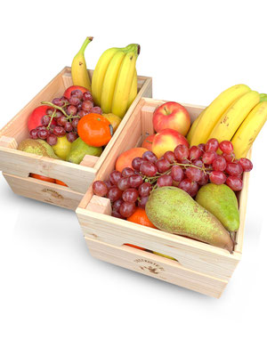 2 kleine Holzkisten mit ca. 7kg Obst, ausreichend für 14 Personen.