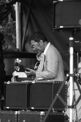Buck Pizzarelli