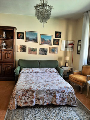 Wohnzimmer: Schlafsofa - misst 195 x 142 ( 2 personen)