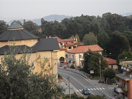 Solcio di Lesa: San Rocco Kirche;  Bushaltestelle 50 Meter von der Wohnung entfernt