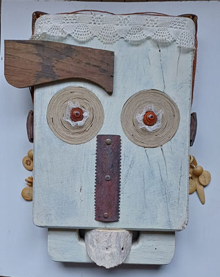 HUE Régine_Les yeux ronds_2025_Bois_25x35cm_50€
