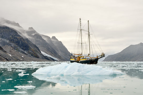 sail ship Meander