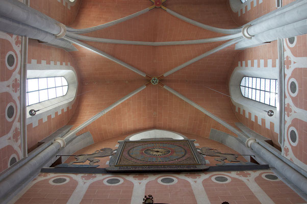 Abteikirche Marienstatt, Streithausen, Deutschland: Untergrund historischer Kalkputz, Sumpfkalkputz, Beschichtung mit pigmentierter Kalklasur