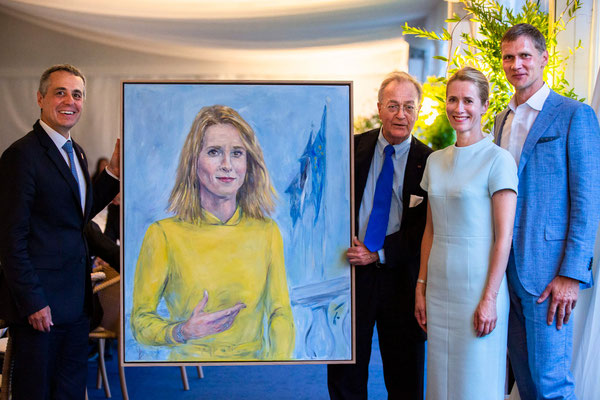 Portrait-Handover - Ignazio Cassis, Swiss Federal President - Frank A. Meyer - Kaja Kallas, Prime Minister of Estonia with her husband Arvo Hallik - photocredit Antje Berghäuser