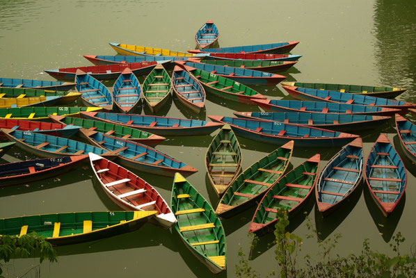 Boote auf dem Fewa-Lake bei Pokhara.