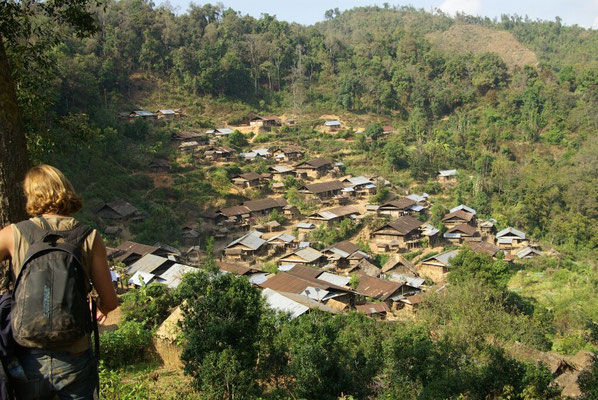 Dorf der Akha-Mouchi.