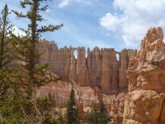 Peekaboo Loop Trail