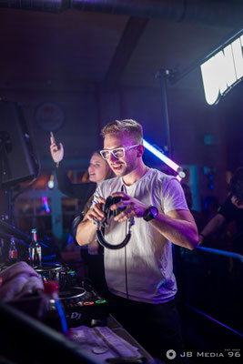 Sun Entertainment - DJ Tim liebt House music