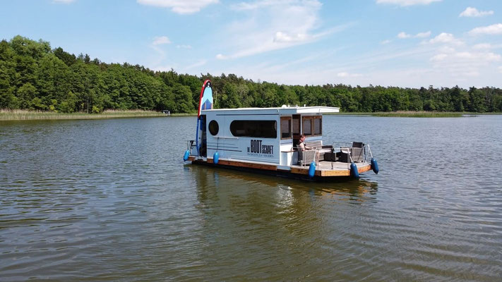 Hausboot der KOMPAKT-Klasse  | Hausboot mieten | Die Bootschaft