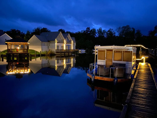 Abendstimmung im Hafen  | Hausboot mieten | Die Bootschaft