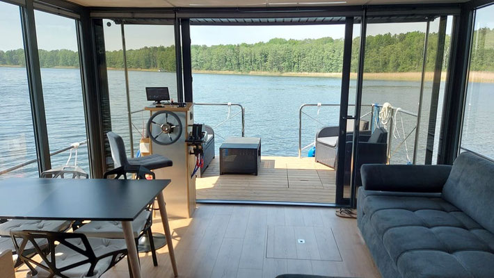 Premium Hausboot chartern für 2-6 Personen | Brandenburg | Die Bootschaft | Hausboot Salon