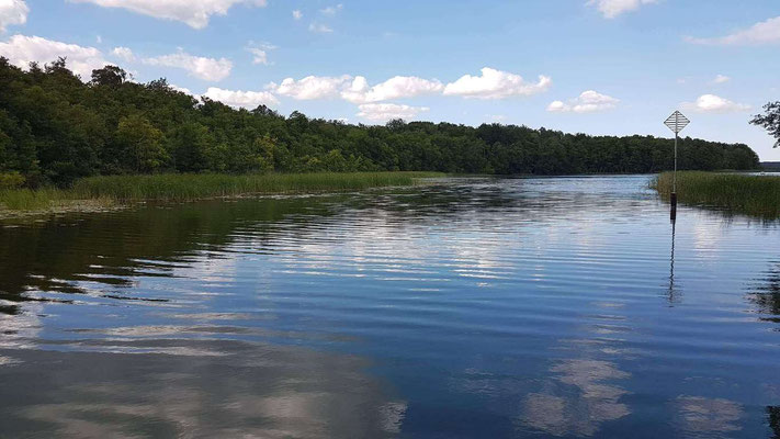 Mit dem Hausboot auf dem Großen Lychensee | Hausboot mieten | Die Bootschaft