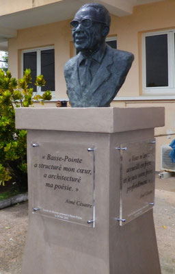 Buste, en bronze d'Aimé Césaire, pour la mairie de Basse-Pointe en Martinique, Sculpteur Langloÿs.