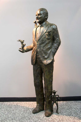 Buste-Statue-Sculpture-Bronze-René-Goscinny-Sculpteur-Langloÿs