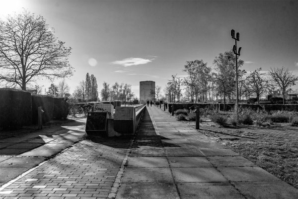 Das Gelände der Zeche und Kokerei ist heute eine Park. 1999 fand hier die Oberhausener Landesgartenschau (OLGA) statt