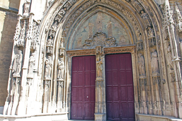 ...das Portal der Kathedrale - irgendwie gotisch