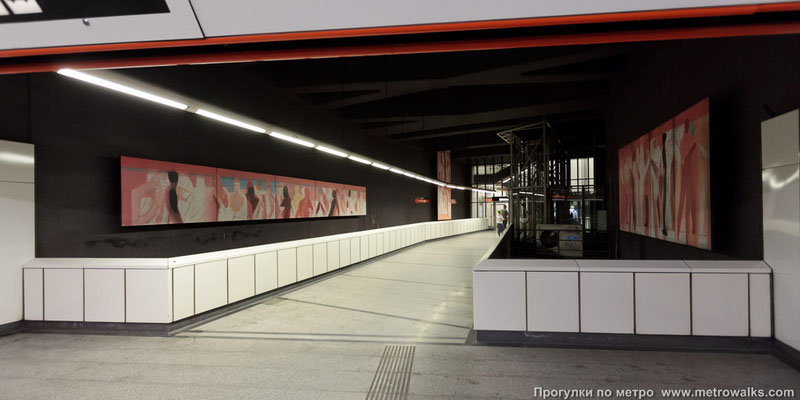 Bewegungen der Seele, 3-teilige Gemäldeinstallation, U3 Station Stubentor, Wien