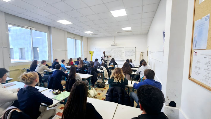 20/01/2026: À Valence, Institution Notre-Dame. Clôture de cycle avec 2 classes de seconde,module FR "Les dangers de la génération TikTok".