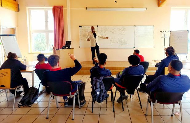 24/05/2023: À Margny-lès-Compiègne, centre ÉPIDE. Intervention, module FR "Les comportements numériques".