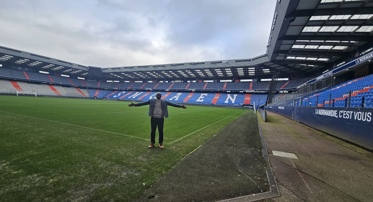 15/12/2025: À Caen ce jour, siège du Stade Malherbe de Caen (club pro et centre de formation).   Interventions ce jour pour la FFF auprès de:   1- L'équipe professionnelle  2- Le Top Management (Président, coach et équipes de management). Lutte contre les discriminations. 