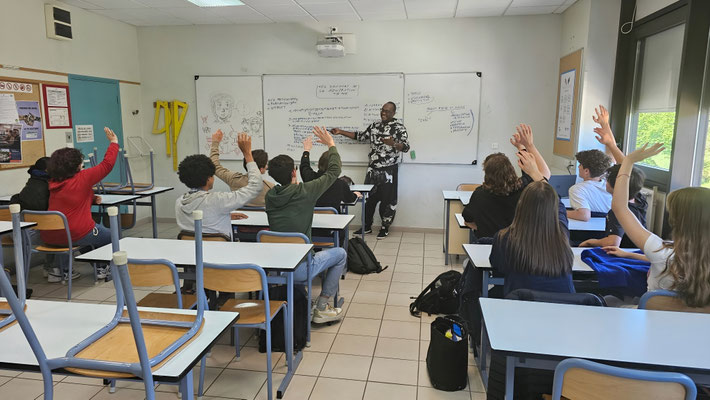 18/04/2025: À Valence, Institution Notre Dame. Institution modules FR "Les dangers de la génération TikTok" et "La prostitution des mineurs" - Session 2.