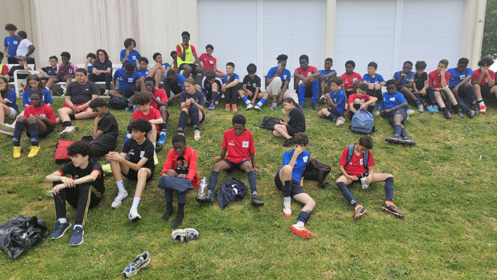 14/06/2025: À Beauvais ce jour, Stade Pierre Omet. Tournoi de foot "Essayons tous Ensemble" avec des jeunes de plusieurs villes, plusieurs quartiers dans le cadre de la lutte contre les rixes. Projet porté par l'Ifep❤️