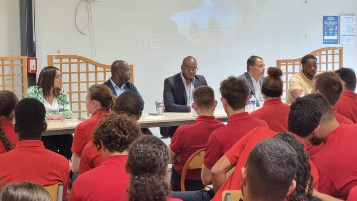 16/05/2022: À Marseille, centre ÉPIDE. Intervention débat avec les jeunes volontaires sur le dialogue Police/Jeunesse, les discriminations et les besoins de la jeunesse dans les qpv de Marseille. 