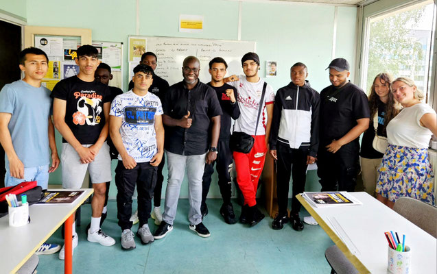 26/06/2023: À Meudon, centre Afpa. Module FR "Dialogue Police/Jeuness" auprès des jeunes de la Promo16-18 avec Abdoulaye Kanté et Anne-Lise, Policiers.