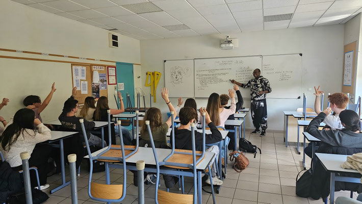 18/04/2025: À Valence, Institution Notre Dame. Institution modules FR "Les dangers de la génération TikTok" et "La prostitution des mineurs" - Session 1.