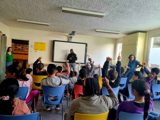 13/01/2023: À Maurepas, école élémentaire Les Friches. Intervention dialogue Police/Enfants. 