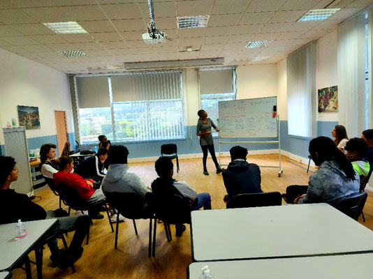 25/07/2023: À Paris, centre Afpa. Intervention de Jenyfer Magweth auprès des jeunes de la Promo16-18. Module FR "Les addictions".